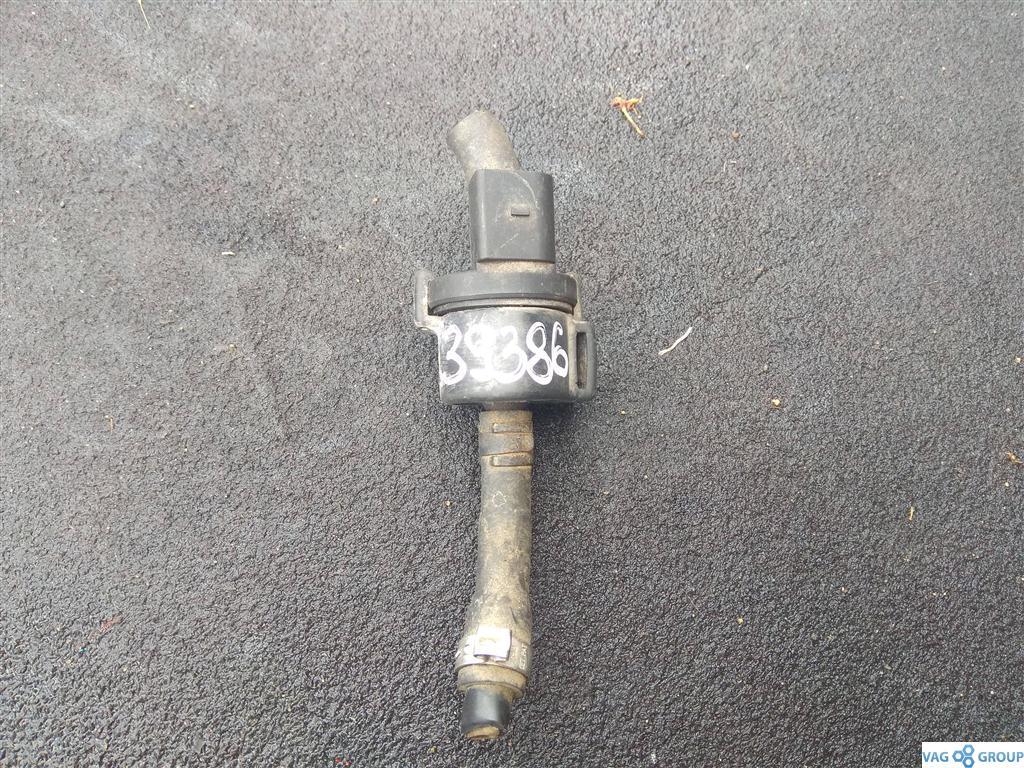 клапан вентиляции топливного бака Audi A6 4B/C5 2000, 2.4 л., бензин, седан, 077133517C, AGA, AQD, BDV, ALG, ACK, AGZ, ALF, ATX, AMM, AJG, ASM, ASG, ANK, . - фото №1