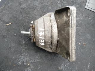 подушка крепления двигателя BMW 5 серия E60/E61 2006, 3.0 л., бензин, седан, 15934612FR, 586313A, .