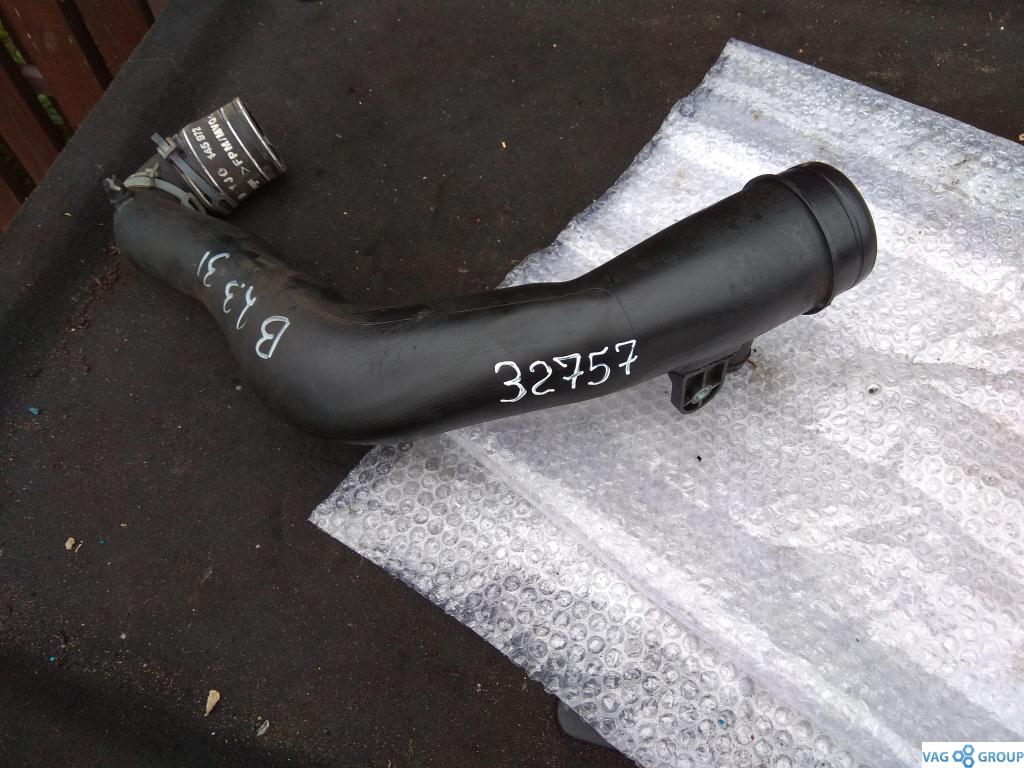 патрубок (трубопровод, шланг) Skoda Fabia 2 поколение (5J) 2007, 1.4 л., TDi, дизель, хетчбэк 5 дв., 6Q0129654D, BMS, BNM, 6Q0129654AL, 6Q0129656L, BNV - фото №1