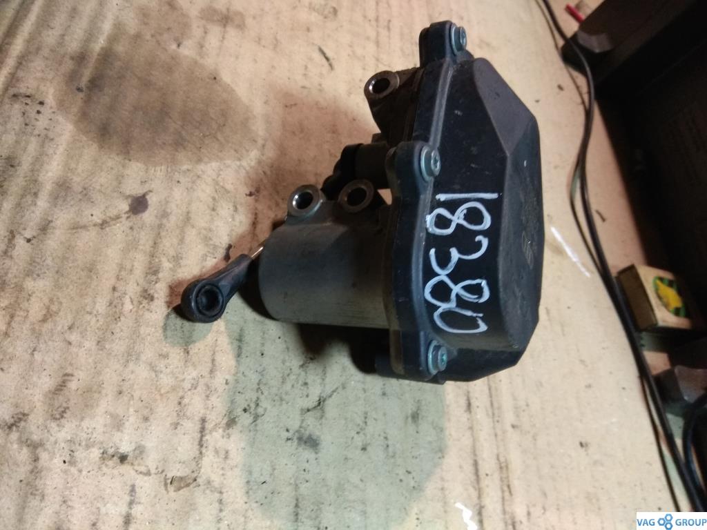 механизм изменения длины впускного коллектора Audi A4 B7 2006, 2.0 л., бензин, седан, 06F133482, BPG, BPY, BPJ, BWE, AXX, BWA, BWT, BGB, BUL, BYK, BYD, . - фото №1