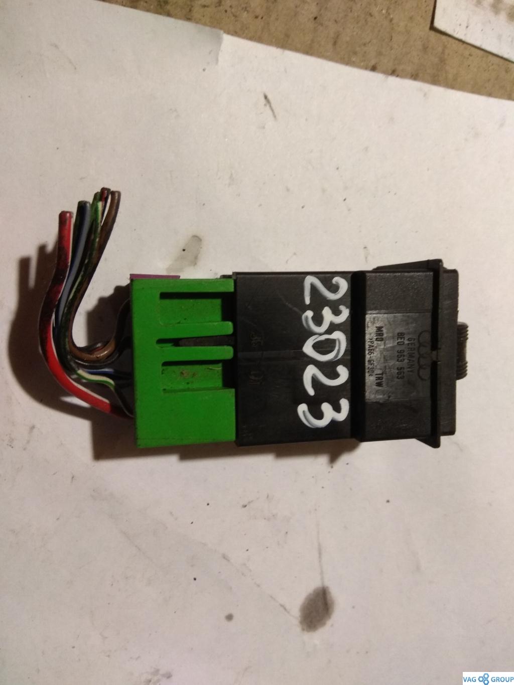 кнопка обогрева сидений Audi A6 4F/C6 2006, 3.2 л., бензин, седан, 8E0963563, . - фото №1