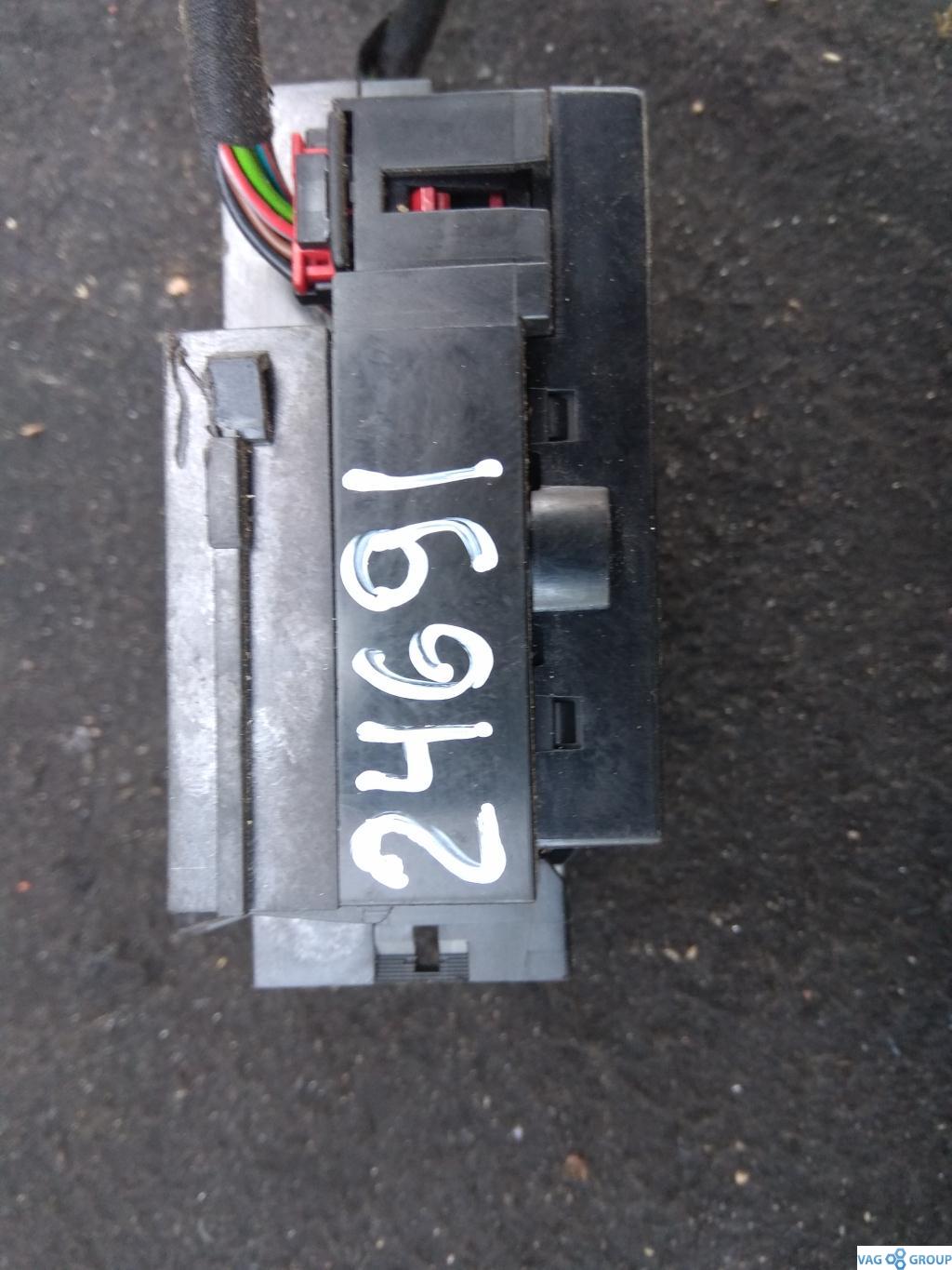 замок зажигания Volkswagen Passat B6 2006, 2.0 л., бензин, седан, 3C0905843R, 3C0905843M, 3C0905843AC, 3C0905843N, . - фото №1