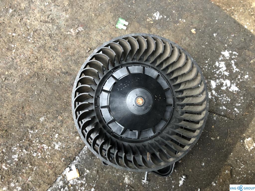 моторчик печки Audi A4 B7 2006, 2.0 л., бензин, седан, 8E1820021E, . - фото №1