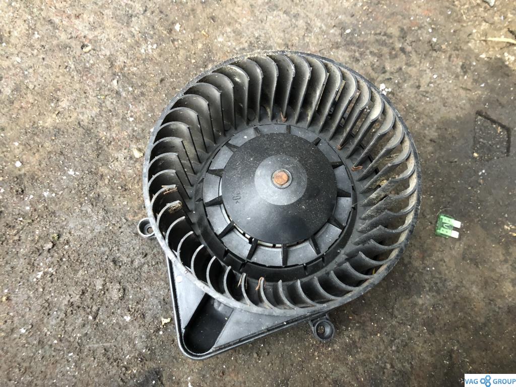 моторчик печки Audi A4 B7 2006, 2.0 л., бензин, седан, 8E1820021B, . - фото №1