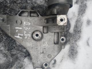 кронштейн компрессора кондиционера Volkswagen Jetta 6 поколение 2012, 1.4 л., бензин, седан, BLG, BMY, 03C903143B, CKMA, CTHD, CAVD, CNWA, CTKA, .