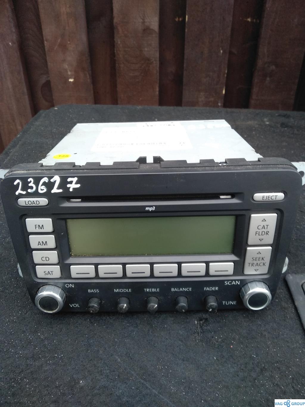 магнитола Volkswagen Eos 1 поколение 2008, 2.0 л., бензин, кабриолет, 1K0035180L, . - фото №1