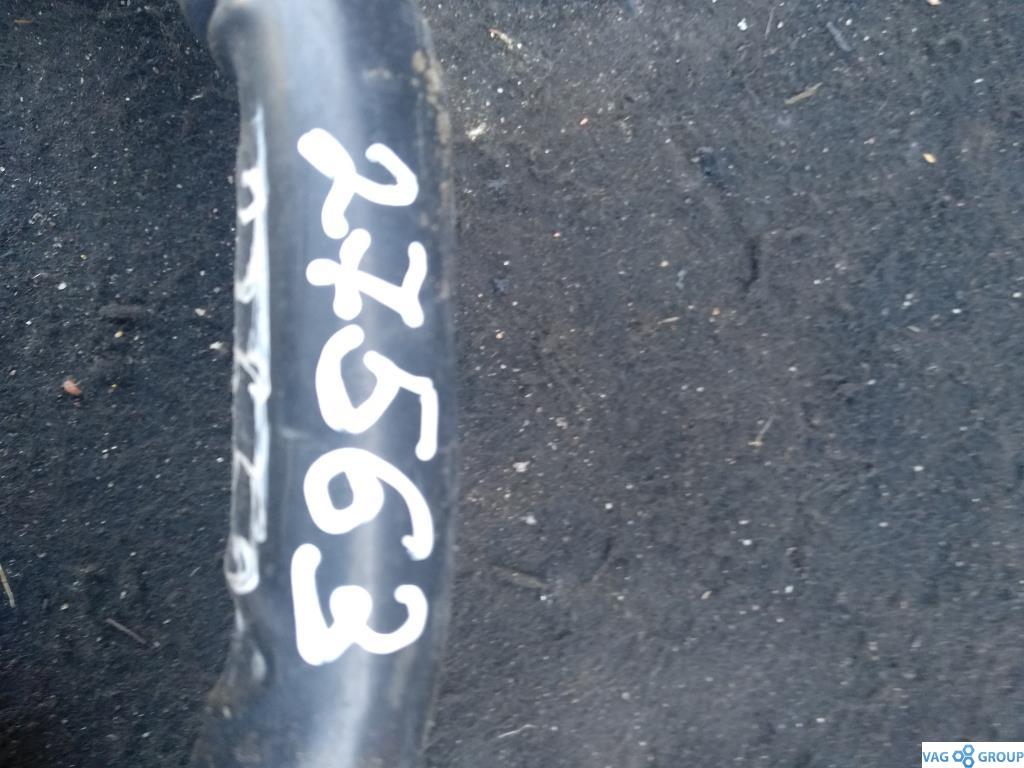 трубка кондиционера Audi A6 4F/C6 2006, 3.2 л., бензин, седан, 4F0260740B, . - фото №1