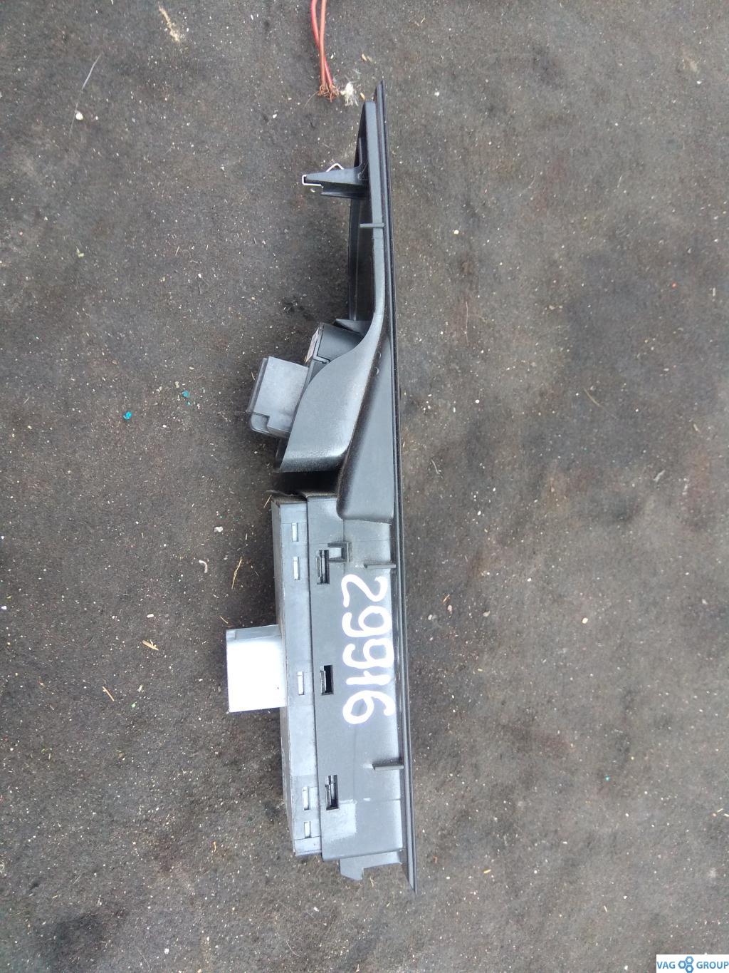 кнопка стеклоподъемника переднего левого Volkswagen Passat CC 1 поколение 2010, 2.0 л., бензин, седан, 1K4959857, 1K4959857B, 1K4959857A, 1K4959857C, . - фото №1