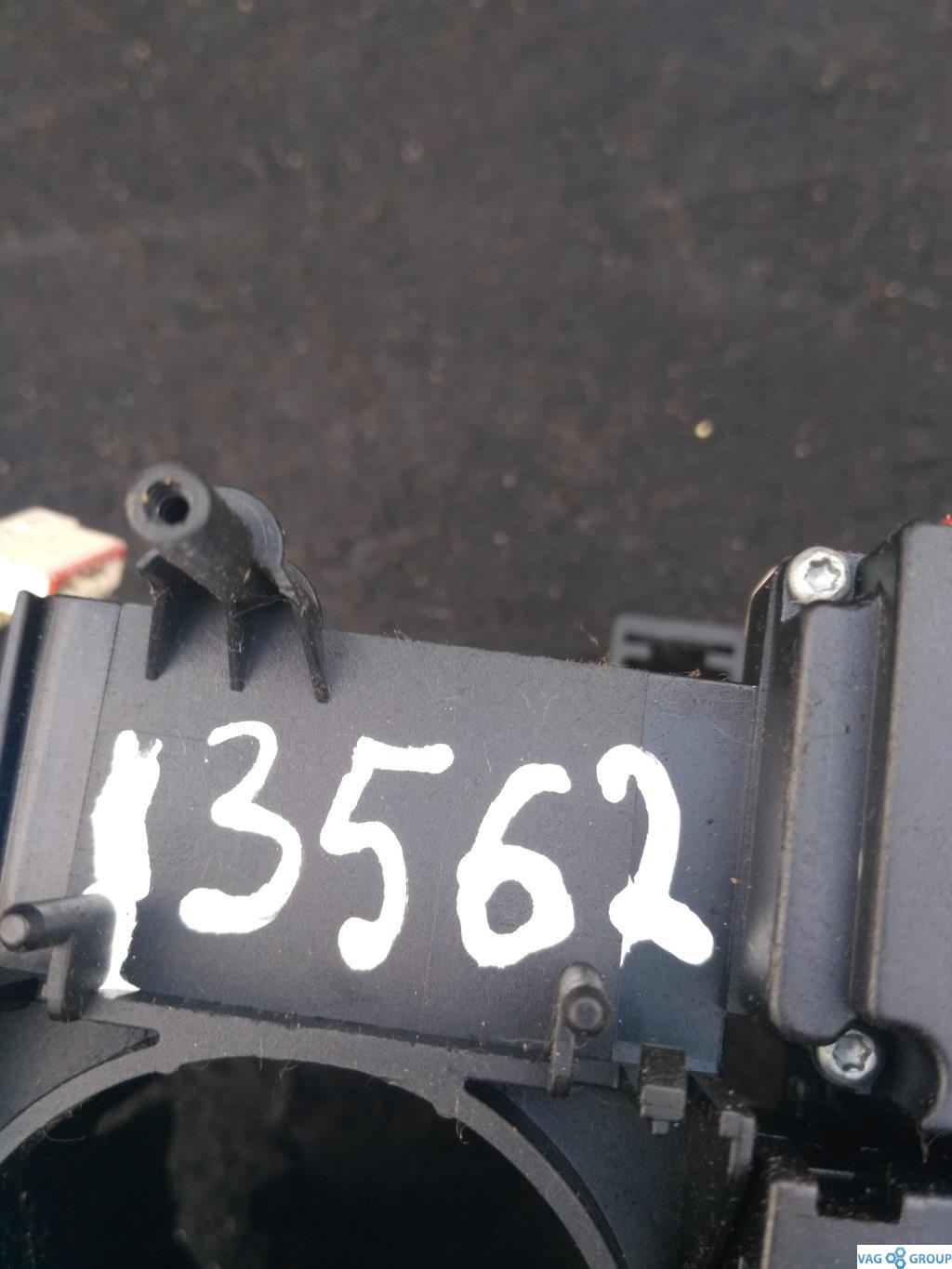 переключатель подрулевой (стрекоза) Volkswagen Passat B6 2006, 2.0 л., бензин, седан, 3C0959653, 3C5953513B, 3C5953507R, 3C5953513C, 3C5953513AG, 3C5953513S, . - фото №1