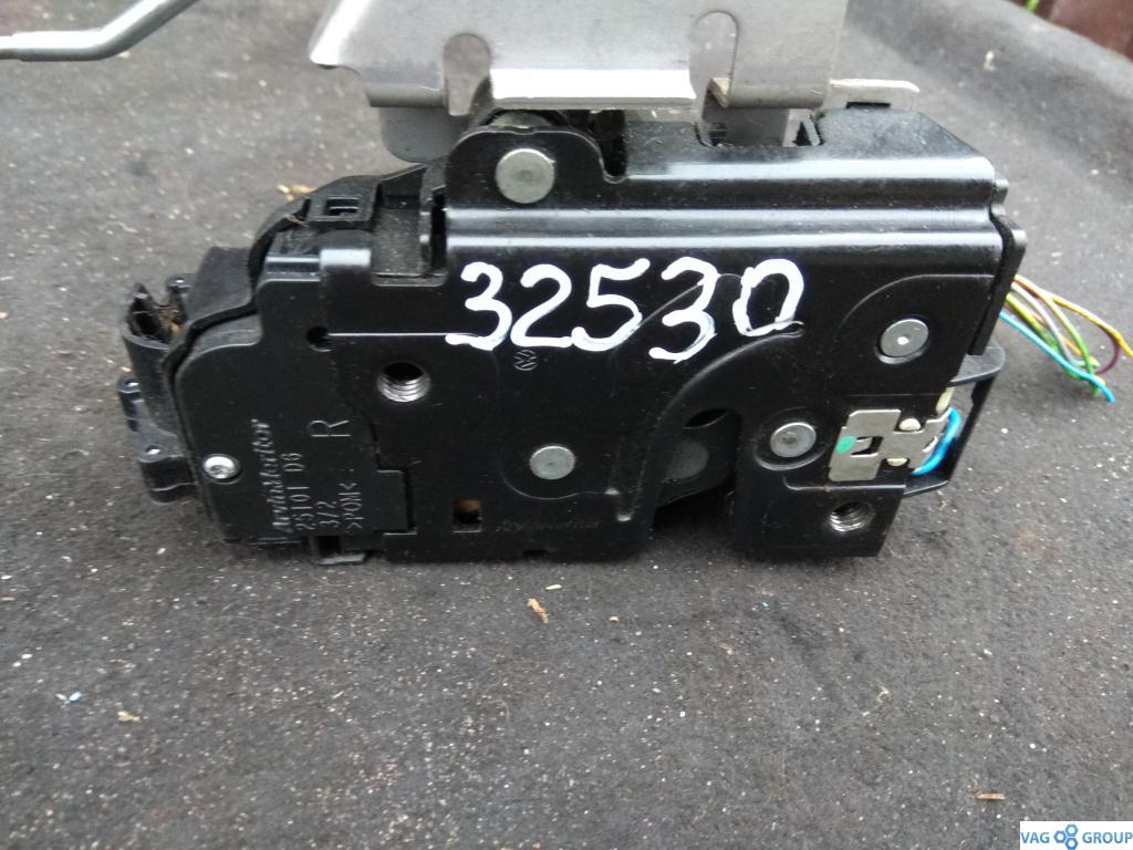 замок двери передней правой Audi A4 B6 2000, 1.8 л., бензин, седан, 4E2837016A, . - фото №1