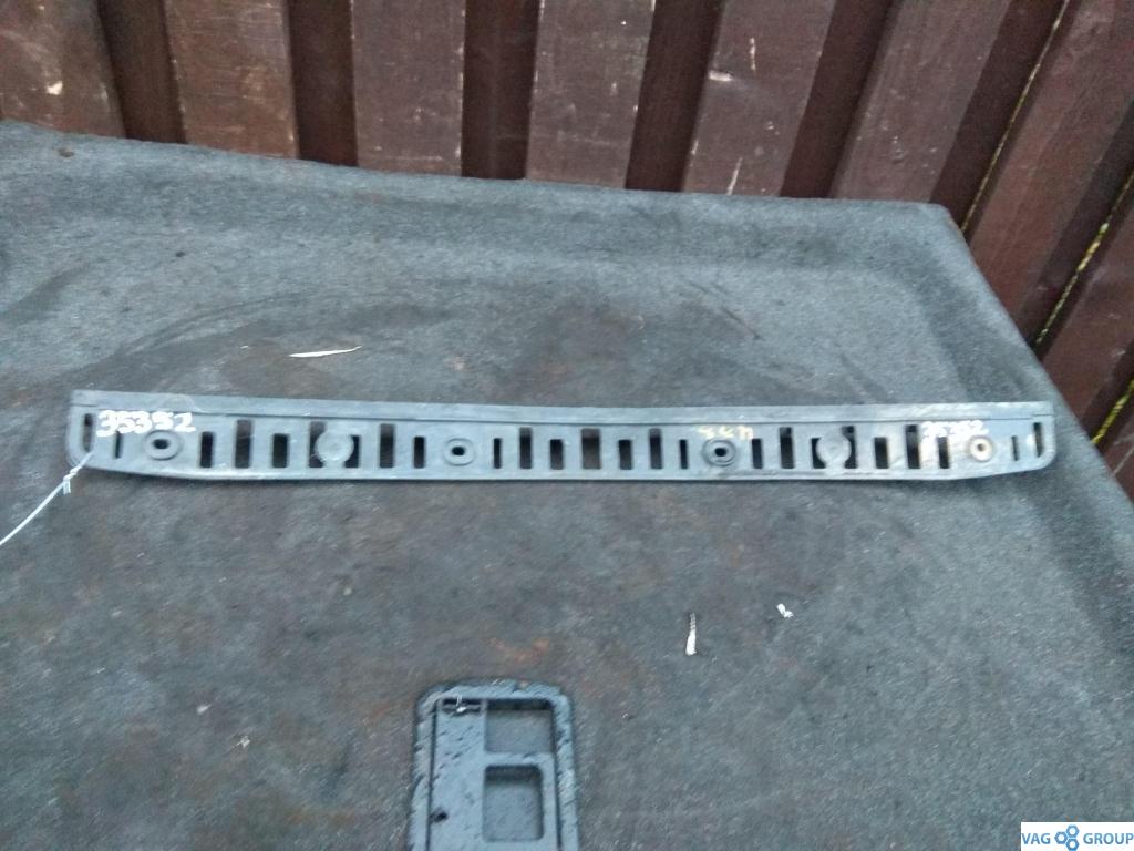 кронштейн заднего бампера Volkswagen Jetta 5 поколение 2009, 2.0 л., бензин, седан, 1K5807863A, BHY, 1K5807863B - фото №1