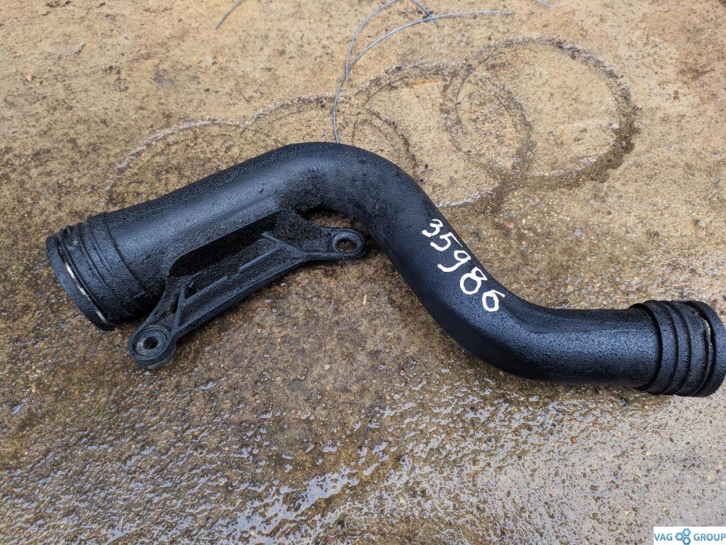 патрубок (трубопровод, шланг) Volkswagen Golf 5 поколение 2007, 1.9 л., TDi, дизель, хетчбэк 5 дв., 1K0145762CK, BXE, BXF, . - фото №1