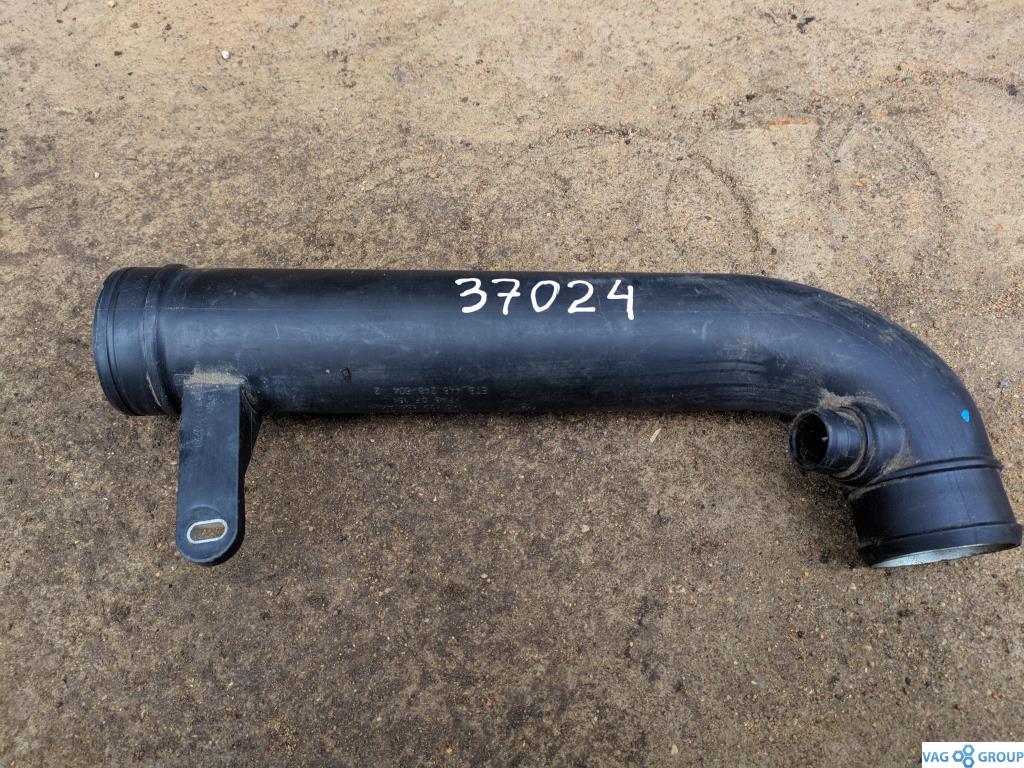 патрубок (трубопровод, шланг) Volkswagen Passat B6 2009, 2.0 л., TFSI, бензин, седан, 1K0129654AR, BZB, CAWB, CCTA, CGYA, CCTB, 1K0129654BE, 1K0129656AK - фото №1