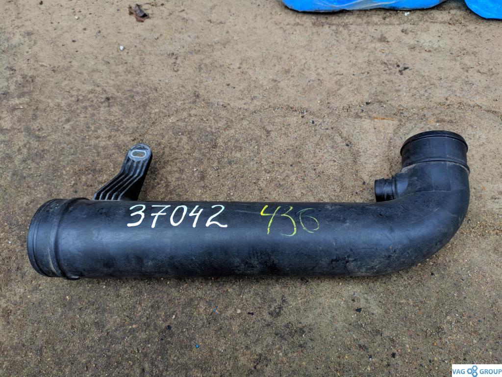 патрубок (трубопровод, шланг) Volkswagen Passat B6 2009, 2.0 л., TFSI, бензин, седан, 1K0129654AR, BZB, CAWB, CCTA, CGYA, CCTB, 1K0129654BE, 1K0129656AK - фото №1