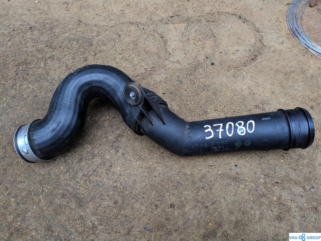 патрубок (трубопровод, шланг) Volkswagen Golf 5 поколение 2007, 2.0 л., TDi, дизель, хетчбэк 5 дв., 3C0145770B, 3C0145762J, BLS, BMM - фото №1