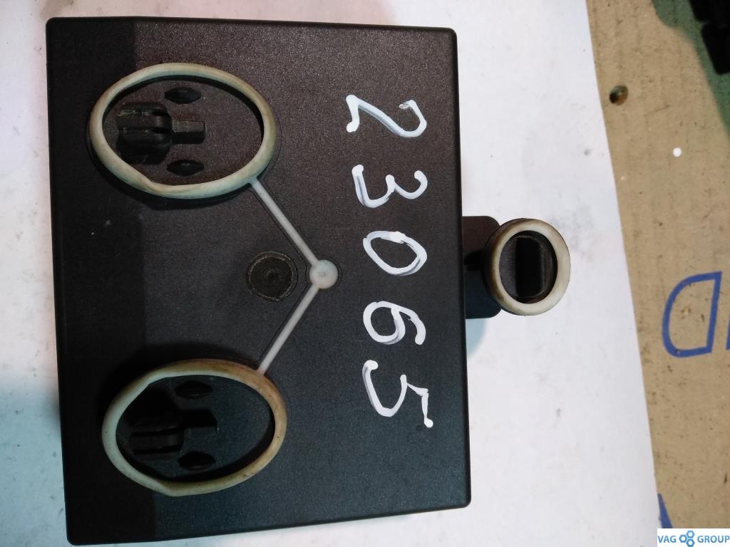 модуль управления двери Skoda Superb 2 поколение 2011, 1.8 л., бензин, хетчбэк 5 дв., 8X0959795D, . - фото №1