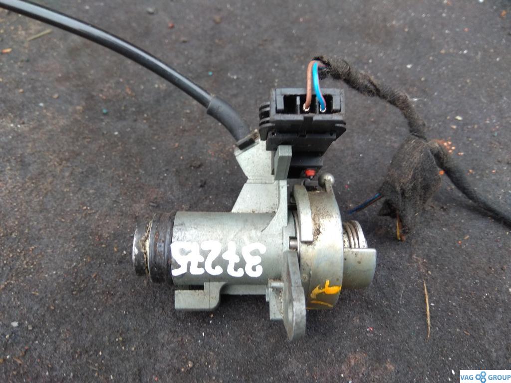 замок багажника Audi A4 B6 2003, 1.9 л., TDi, дизель, универсал, 8E0827573, 8E0827573A, 8E0827573C, 8E0827573D, . - фото №1