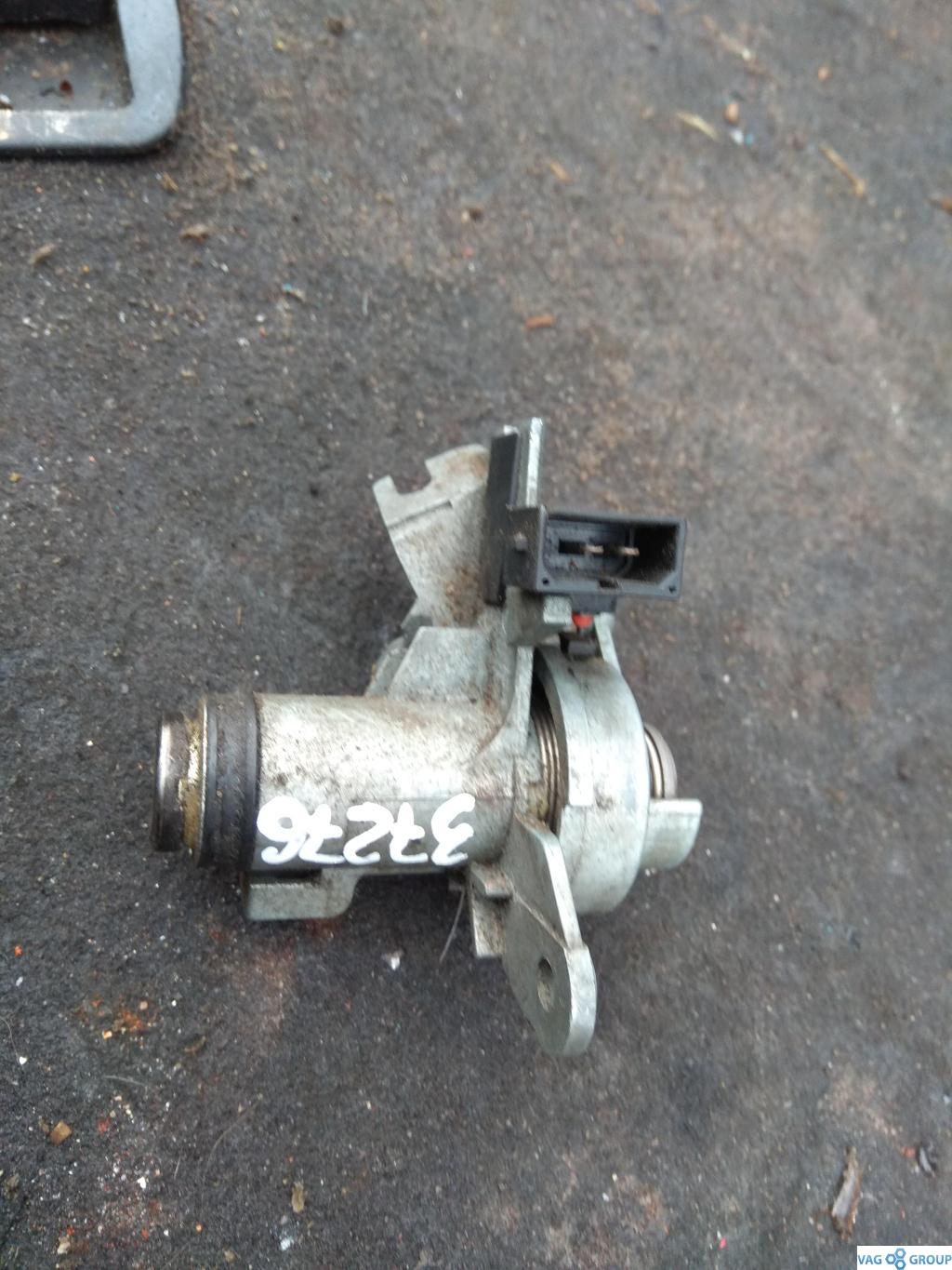 замок багажника Audi A4 B6 2003, 1.9 л., TDi, дизель, универсал, 8E0827573, 8E0827573A, 8E0827573C, 8E0827573D, . - фото №1