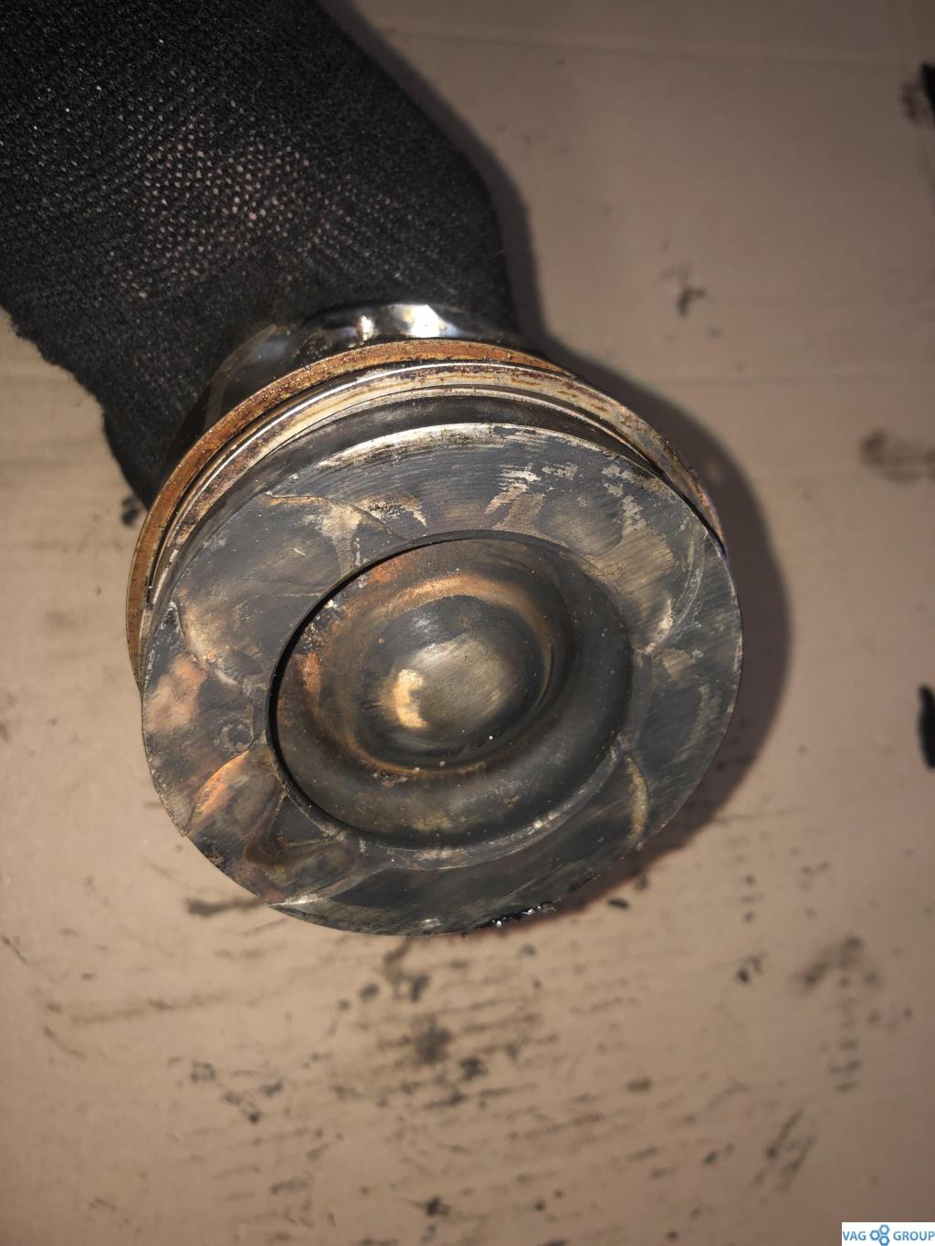 поршень Toyota Avensis 2 поколение (T250) 2005, 2.2 л., дизель, универсал, 2AD-FTV, . - фото №1