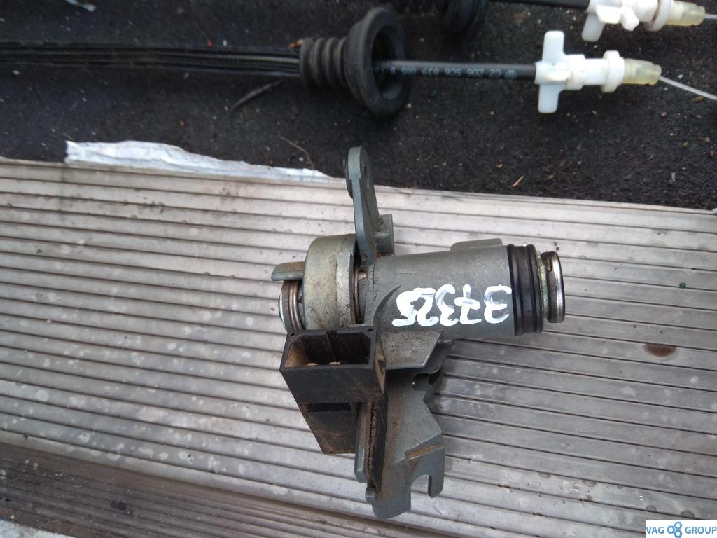 замок багажника Audi A4 B6 2003, 1.9 л., TDi, дизель, универсал, 8E0827573, 8E0827573A, 8E0827573C, 8E0827573D, . - фото №1