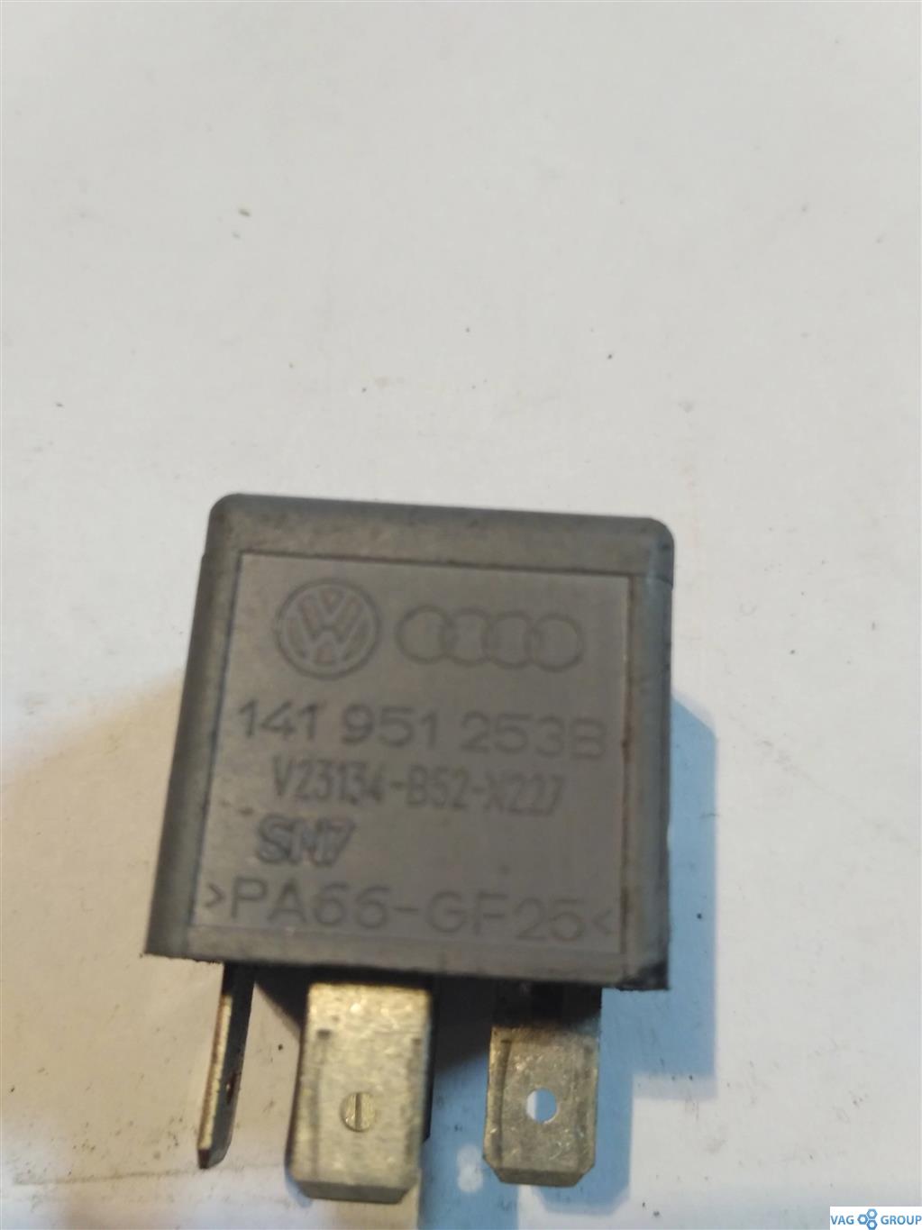 реле (прочие) Volkswagen Transporter T5 2006, 2.5 л., TDi, дизель, микроавтобус, 141951253B, 8D0951253A, 4H0951253A, 8K0951253, 431951253H, . - фото №1