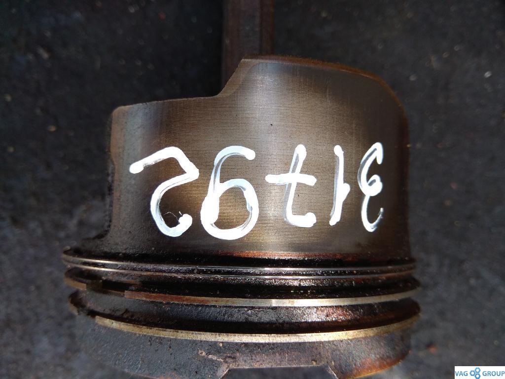 поршень Volkswagen Passat B5 1998, 1.8 л., бензин, седан, 050107065F, ADR, . - фото №1