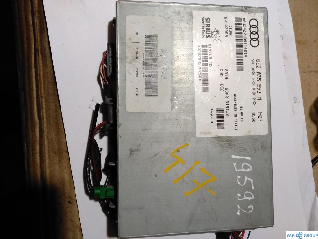 блок радио Volkswagen Passat CC 1 поколение 2010, 2.0 л., бензин, седан, 8E0035593M, ., 8E0035593N, 8E0035593Q - фото №1