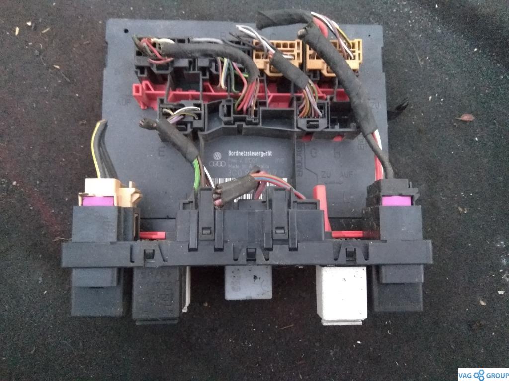 блок бортовой сети Volkswagen Passat B6 2006, 2.0 л., бензин, седан, 3C0937049Q, 3C0937049AG, 3C0937049AL, 3C0937049S, 3C8937049AB, 3C8937049AC, 3C8937049F, 3C8937049S, . - фото №1