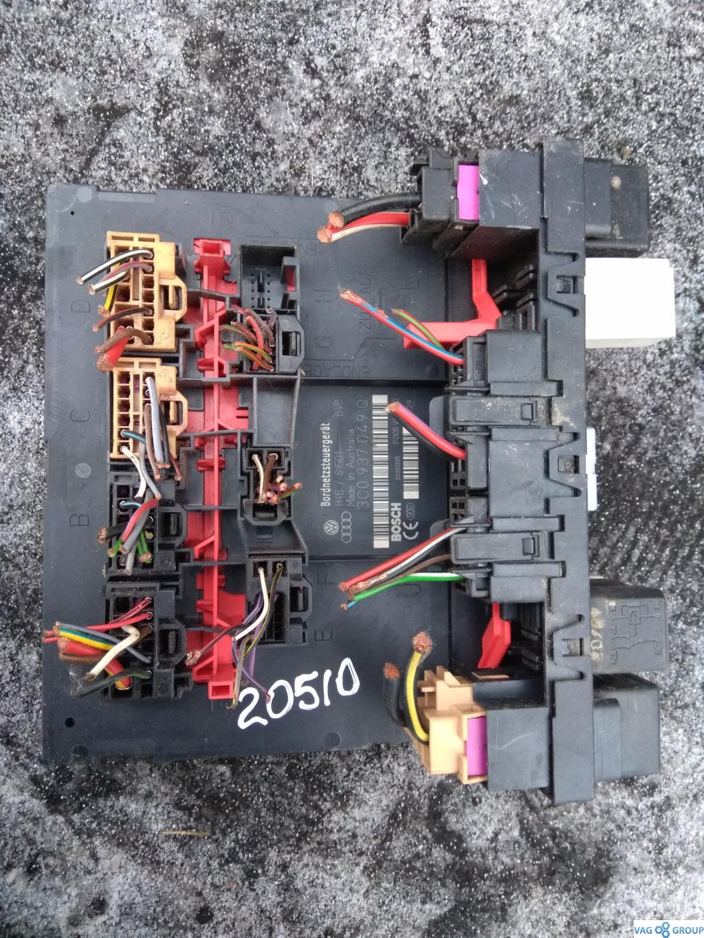 блок бортовой сети Volkswagen Passat B6 2006, 2.0 л., бензин, седан, 3C0937049Q, 3C0937049AG, 3C0937049AL, 3C0937049S, 3C8937049AB, 3C8937049AC, 3C8937049F, 3C8937049S, . - фото №1