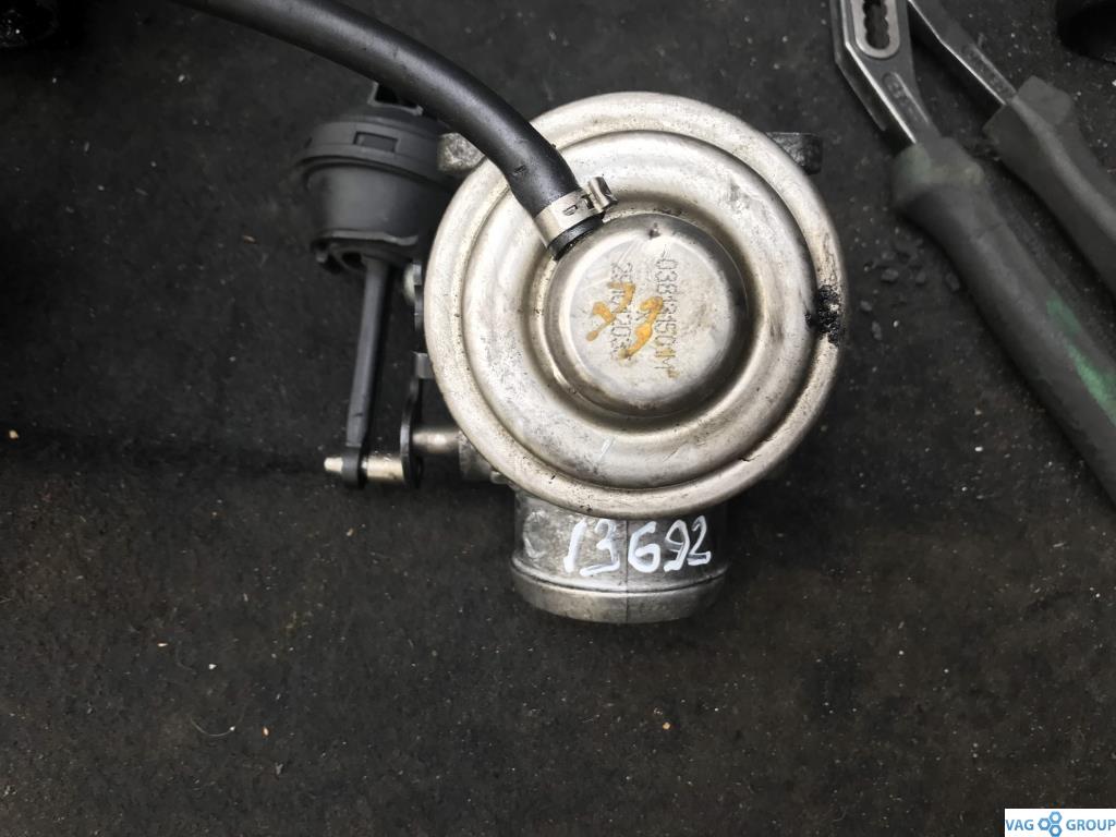 клапан EGR Volkswagen Caddy 2 поколение 1999, 1.9 л., TDi, дизель, фургон, 038131501M, 045131501C, 038131501A, AHF, ALH, ATD, ARG, 038131501AR, 038131501E, 045131501L, ASV - фото №1