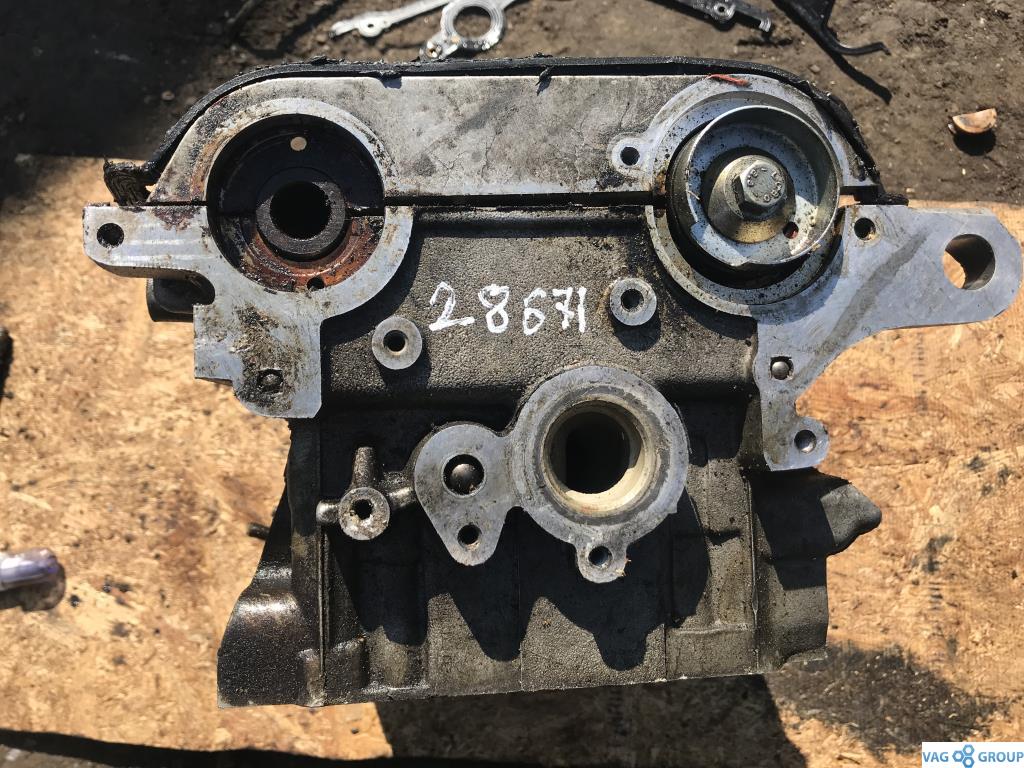 головка блока цилиндров Audi A4 B6 2000, 2.4 л., бензин, седан, AGA, AML, ACK, APR, ATX, ASM, . - фото №1