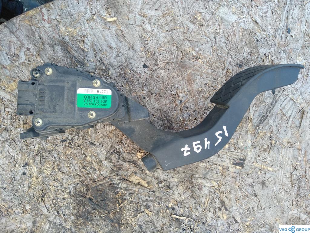 педаль Audi A4 B6 2000, дизель, 8D1721523A, AKN, AFB, AHH, AJM, ATJ, 8D1721523H, . - фото №1