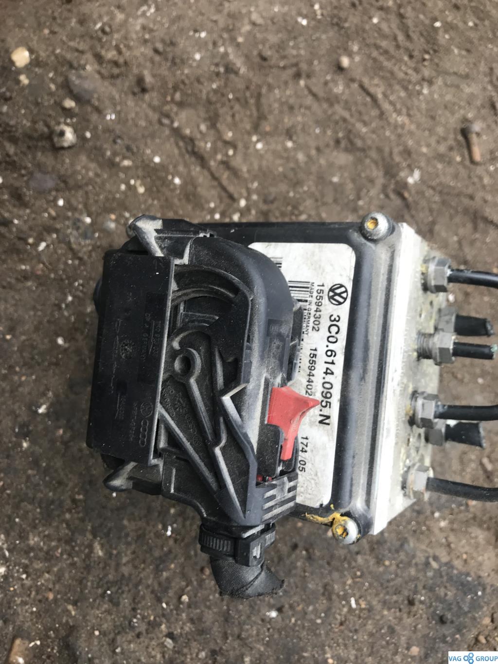 блок ABS Volkswagen Passat B6 2006, 2.0 л., бензин, седан, 3C0614095N, . - фото №1