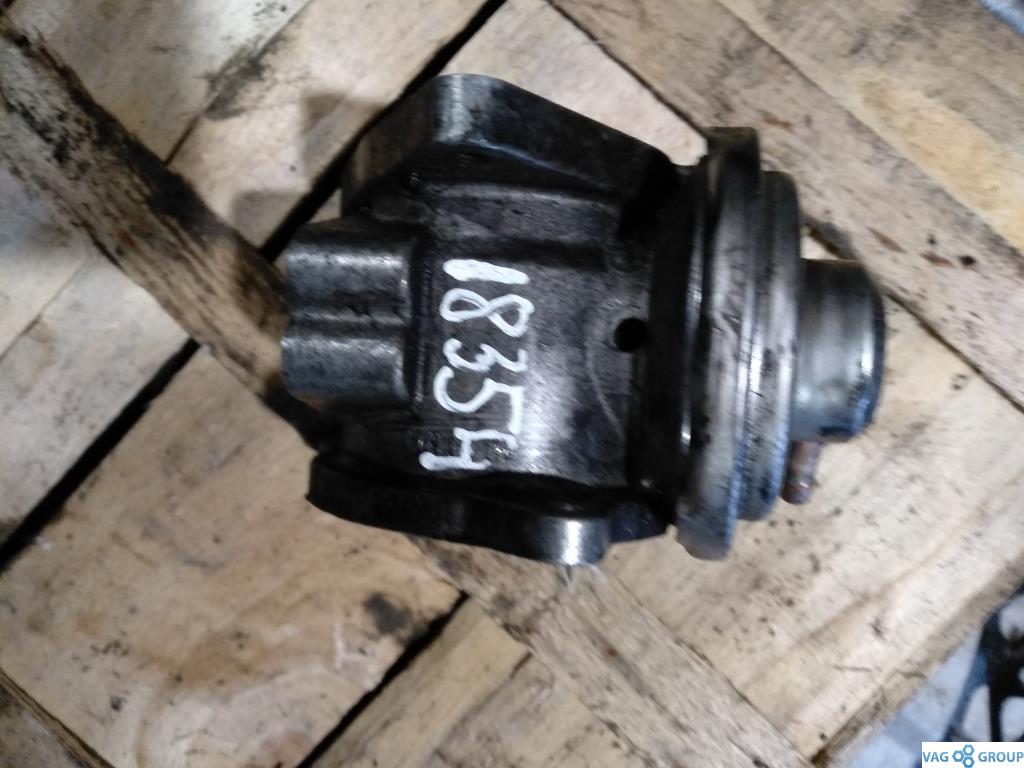 клапан EGR Skoda Superb 2 поколение 2011, 2.0 л., TDi, дизель, хетчбэк 5 дв., 038129637D, 038131501AN, . - фото №1