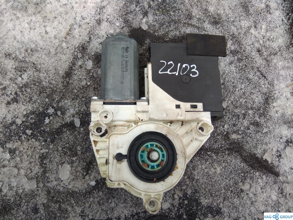 моторчик стеклоподъемника передний правый Volkswagen Jetta 5 поколение 2006, 2.0 л., TDi, дизель, седан, 1K0959702K, 1K0959792G, . - фото №1