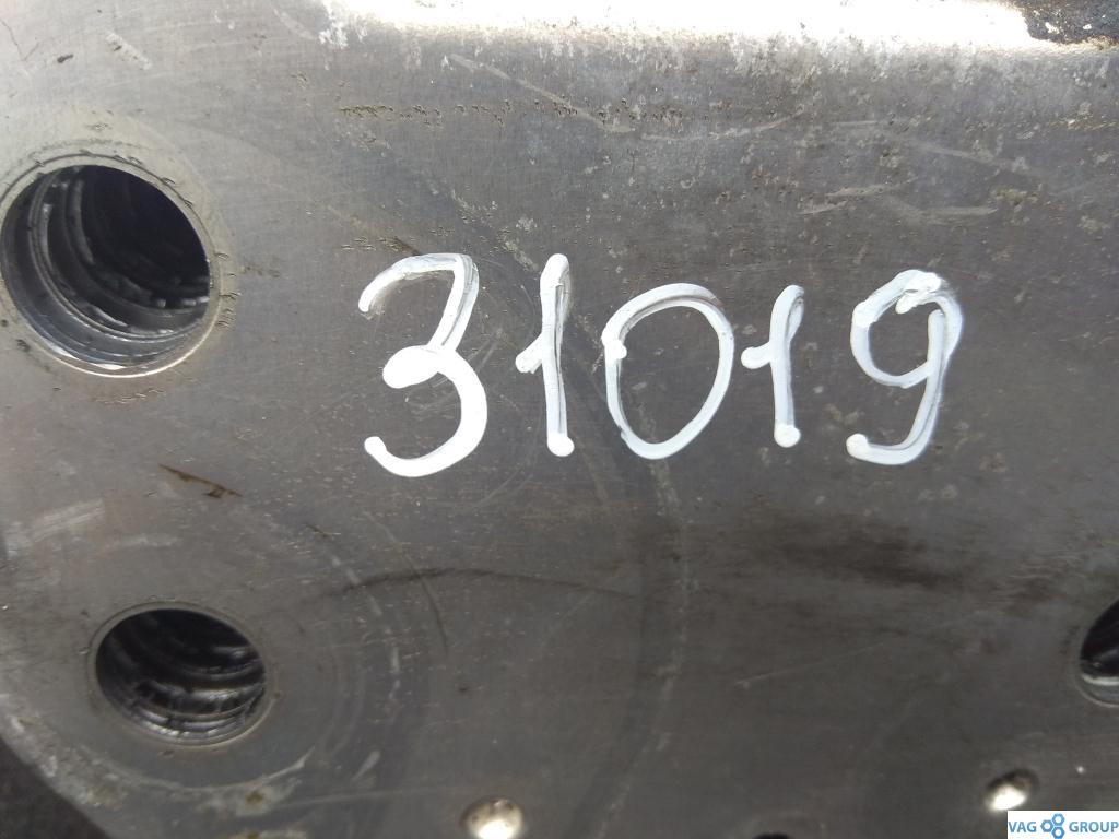 радиатор масляный Mercedes-Benz C-Класс W203/S203/CL203 2002, 2.2 л., CDi, дизель, седан, A6111880501, 611.962, . - фото №1