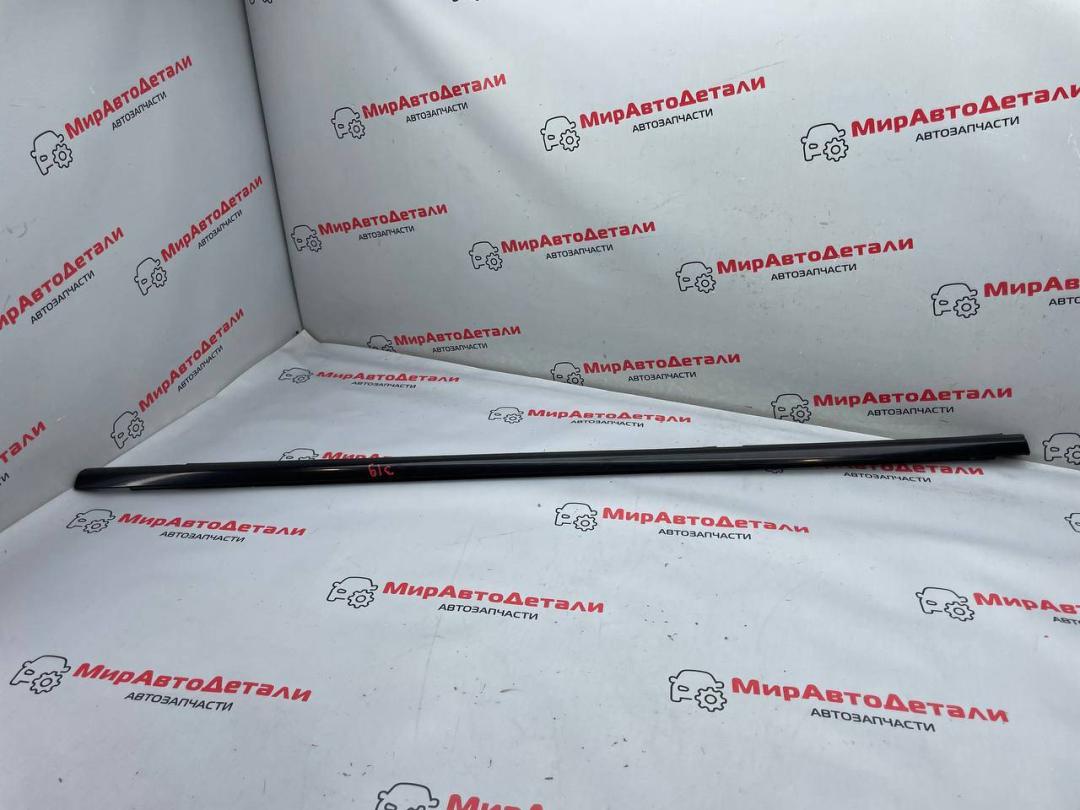 молдинг двери передней левой Opel Insignia 2 поколение (B) (2017 - 2020) - фото №1
