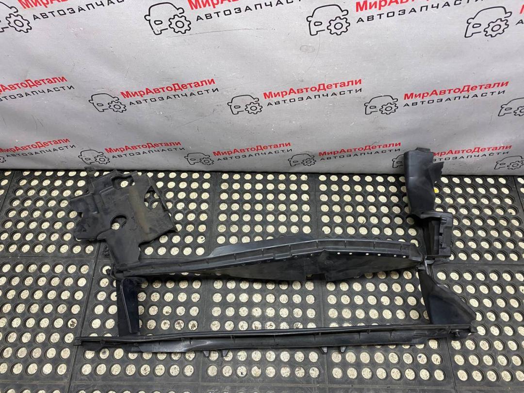 воздуховод (дефлектор) радиатора Honda Civic 10 поколение 2017, 1.5 л., бензин, АКПП, хетчбэк 5 дв., 71203TGGA000 - фото №1