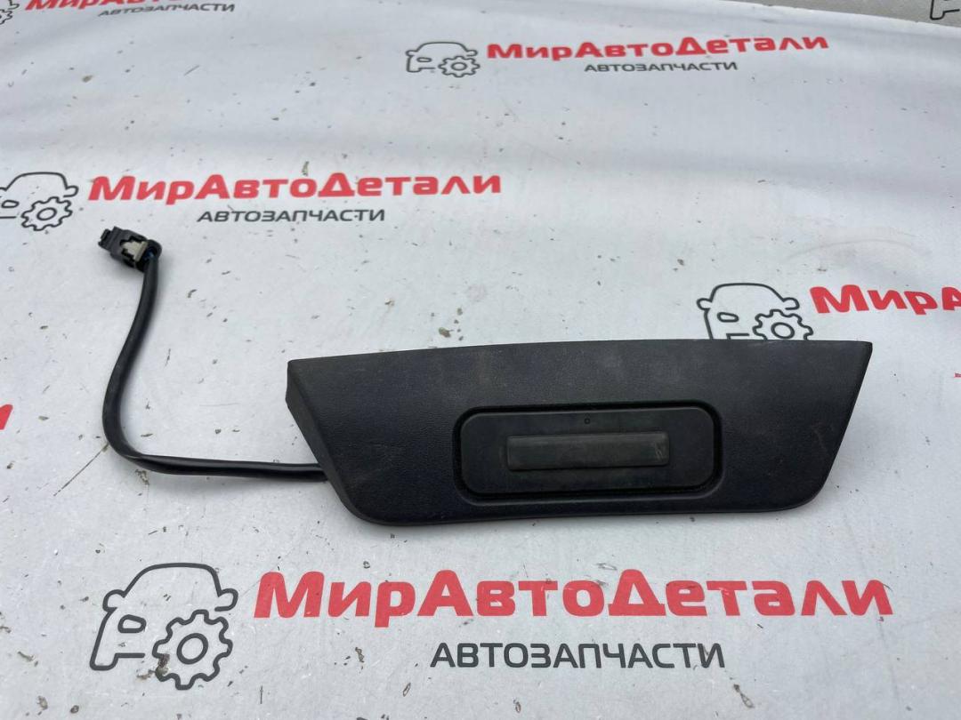 кнопка открытия багажника Chevrolet Blazer 3 поколение 2020, 2.5 л., бензин, АКПП, 13523278 - фото №1