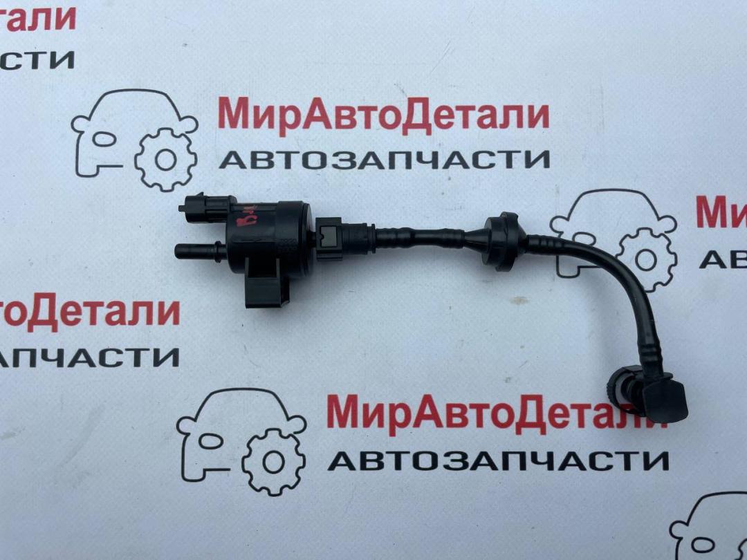 клапан вентиляции топливного бака Chevrolet Trax 1 поколение (2013 - 2017), 1.4 л., бензин - фото №1