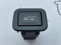 кнопка открытия багажника Chevrolet Equinox 3 поколение 2018, 1.5 л., бензин, АКПП, 29529803 - фото №2
