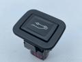 кнопка открытия багажника Chevrolet Equinox 3 поколение 2018, 1.5 л., бензин, АКПП, 29529803 - фото №3