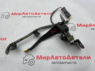 замок капота Chevrolet Equinox 3 поколение [рестайлинг] (2020 - 2025), бензин, 84255978