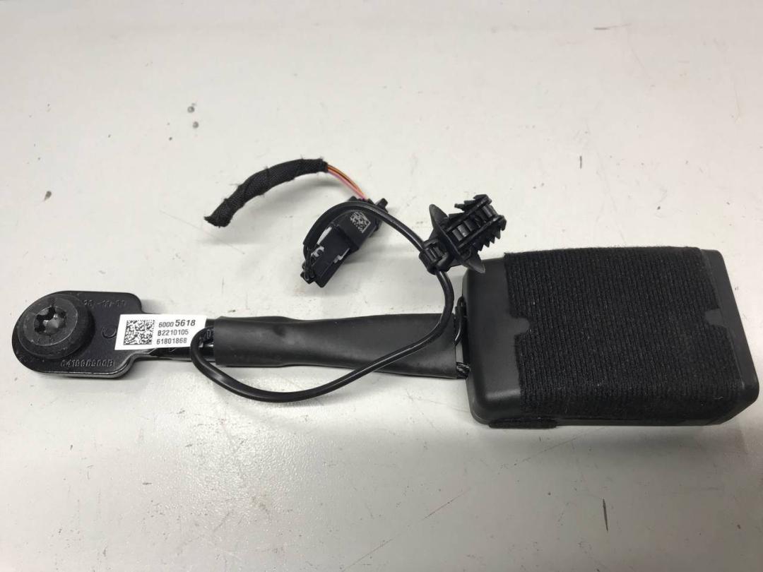 замок ремня безопасности Buick Encore GX 1 поколение 2021, 1.2 л., бензин, АКПП, 60005618, 60005618 - фото №1