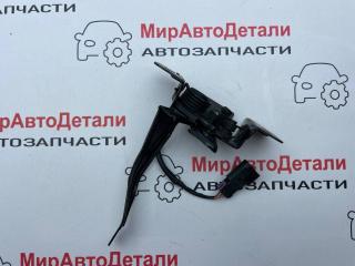 замок капота Chevrolet Equinox 3 поколение 2018, 1.5 л., бензин, АКПП, 84300383