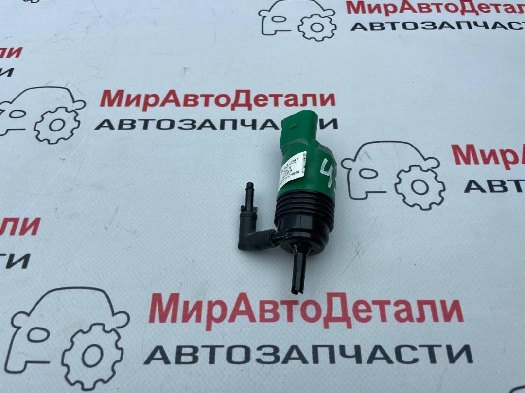 насос (моторчик) омывателя стекла Chevrolet Equinox 3 поколение 2019, 2.0 л., бензин, АКПП, 817284 - фото №1