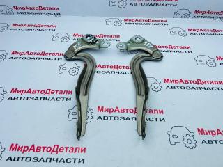 петля капота Chevrolet Equinox 3 поколение [рестайлинг] (2020 - 2025), 84054684, 84054683