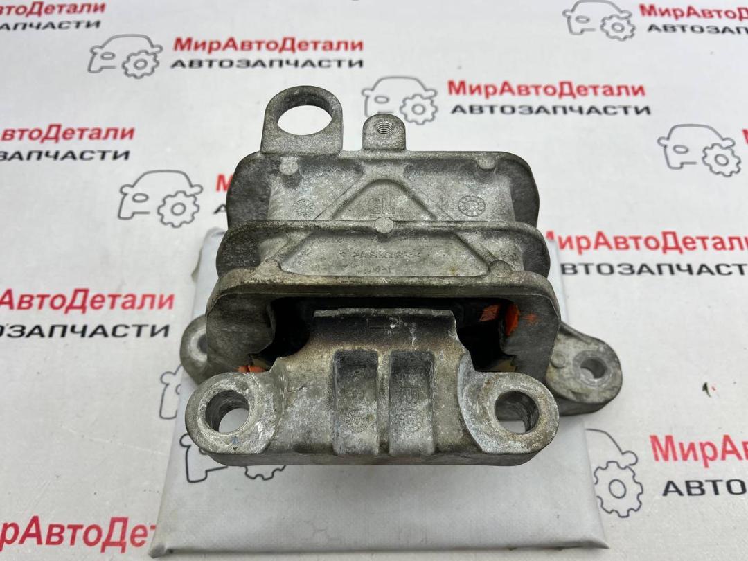 подушка крепления двигателя GMC Terrain 2 поколение 2018, 2.0 л., бензин, АКПП, 84322225, 13502349 - фото №1