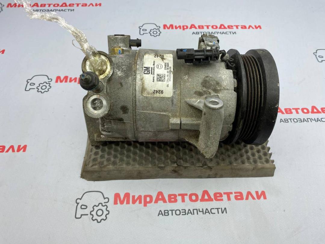 компрессор кондиционера GMC Terrain 2 поколение (2017 - 2025), 2.0 л., 23249242 - фото №1