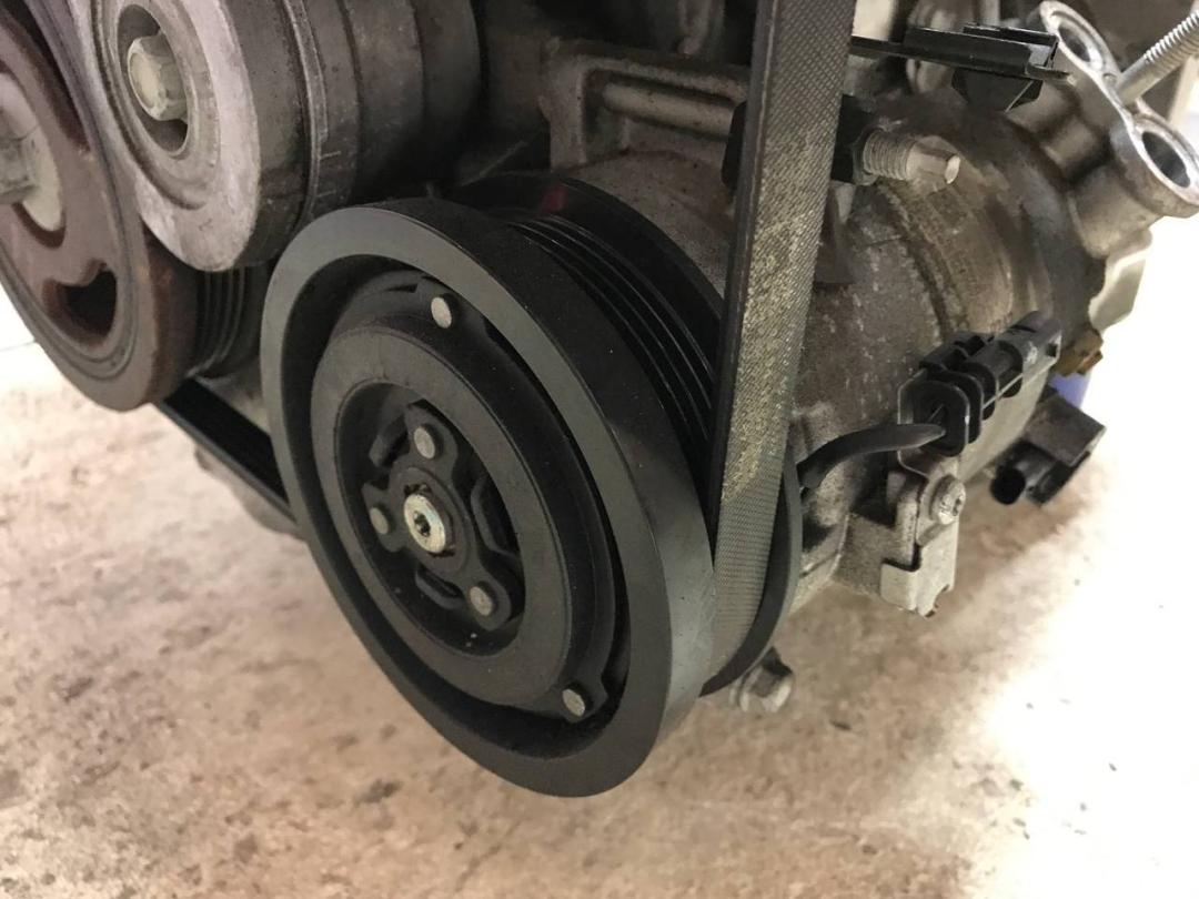 компрессор кондиционера GMC Terrain 2 поколение (2017 - 2025), 2.0 л., 23249242 - фото №1